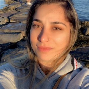 Meet your Posher, Rojda